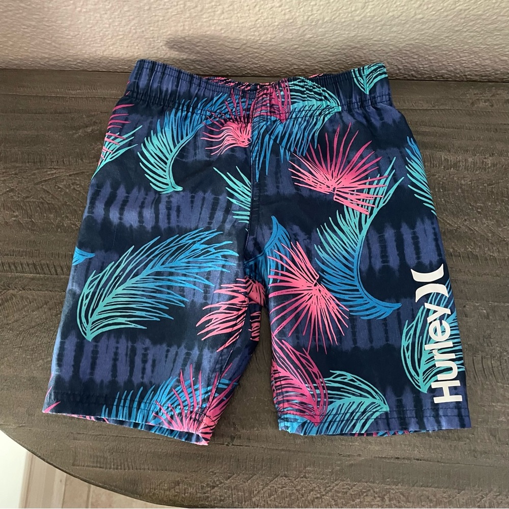 Hurley Tropical Leaf Print Swim trunks